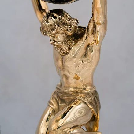 Статуэтка «Атлант» со сферой нефти МСТ-24628