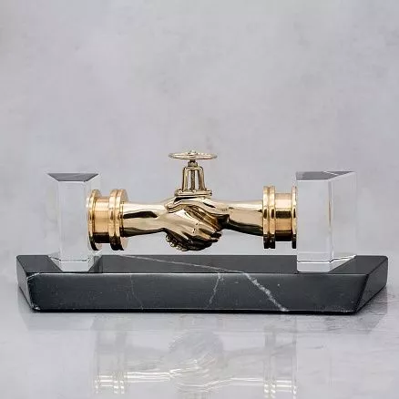 Подарок партнёру-нефтянику «Рукопожатие» МП-37544